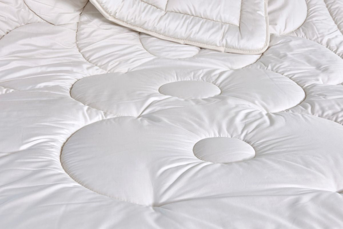 Seide Ganzjahresdecke SIENA